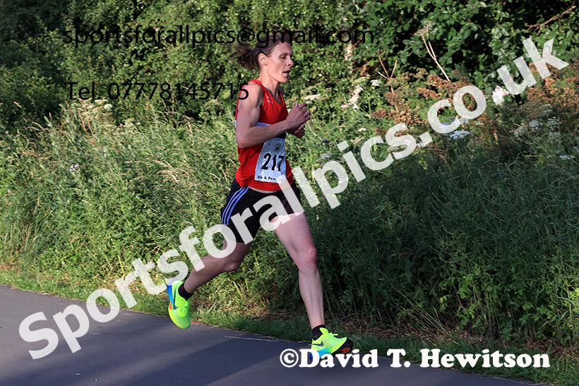 The 2025 Tynedale Pie n Peas 10k Road Race, Ovington to Low Prudhoe, Northumberland. Photo: David T. Hewitson/Sports for All Pics